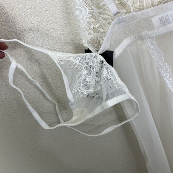 NWT Frederick's Of Hollywood Stephanie Sheer Lace Chemise Teddy Thong Set Small - Picture 4 of 5